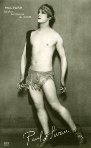 بطاقة بريدية لبول سوان (1883-1972) ، أجمل رجل في العالم ، حوالي عام 1918
